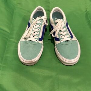 VANS Off the Wall 500714 Women’s Mint/White with purple stripe.  Size 6.5